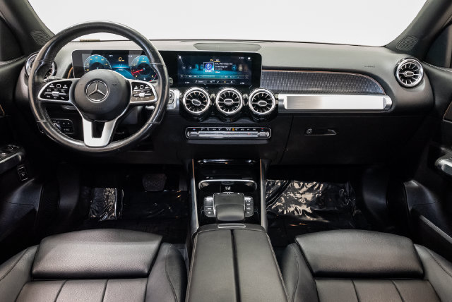 Used 2021 Mercedes-Benz GLB 250 4MATIC image 23