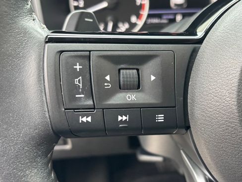 Used 2023 Nissan Rogue SL w/ SL Premium Package image 34