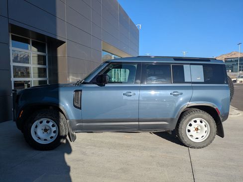 Used 2022 Land Rover Defender 110 image 11