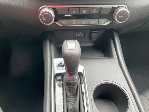 Used 2024 Nissan Altima 2.5 S FWD image 14