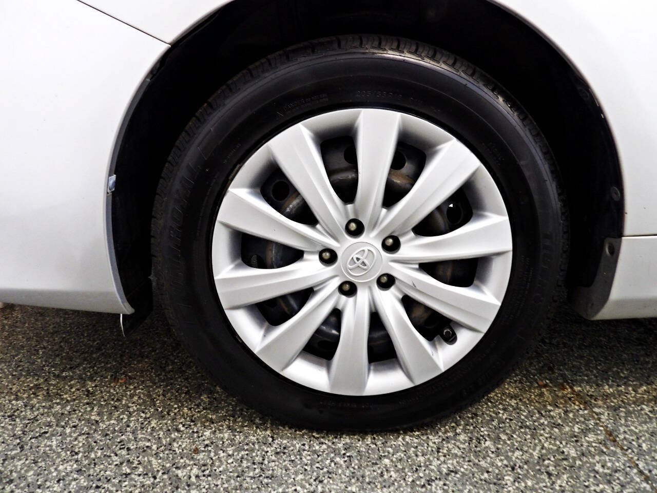 Used 2013 Toyota Corolla LE w/ Preferred Accessory Pkg #2 FWD image 27