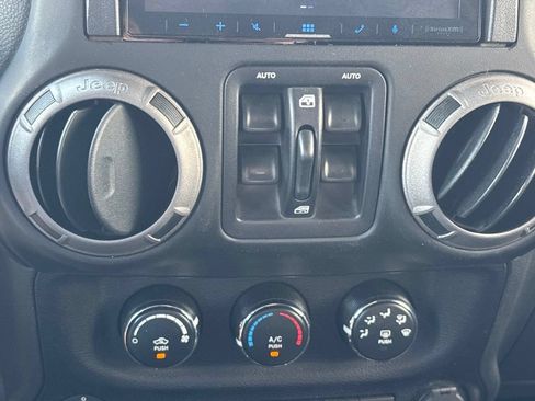 Used 2016 Jeep Wrangler Unlimited Sport w/ Quick Order Package 24S AWD/4WD image 11