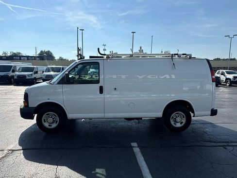 Used 2016 Chevrolet Express 2500 RWD image 5