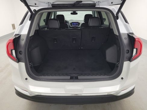 Used 2023 GMC Terrain SLT w/ Tech Package FWD image 29