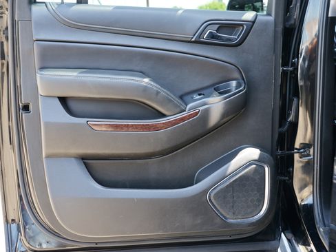 Used 2019 GMC Yukon XL SLE w/ SLE Value Package image 22