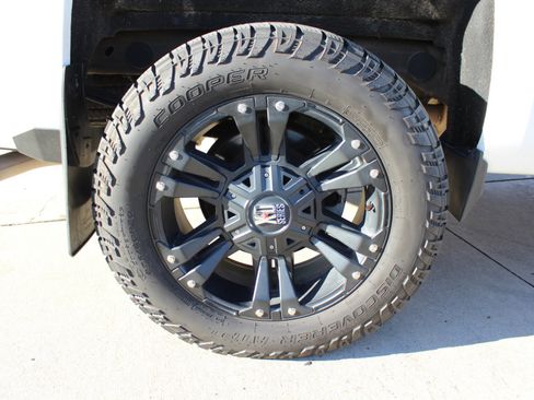 Used 2016 Chevrolet Silverado 1500 LT w/ All Star Edition image 41