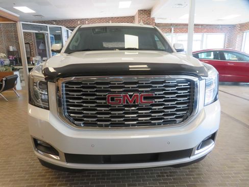 Used 2018 GMC Yukon XL Denali w/ Denali Ultimate Package AWD/4WD image 2