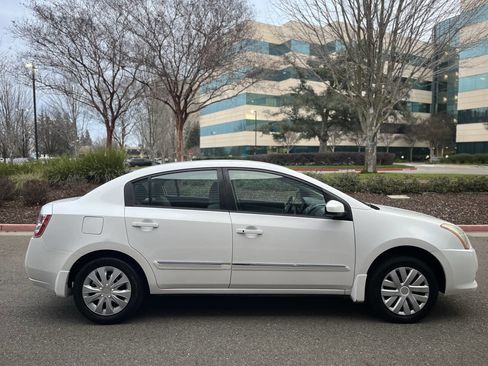 Used 2010 Nissan Sentra 2.0 S w/ Convenience Pkg image 6