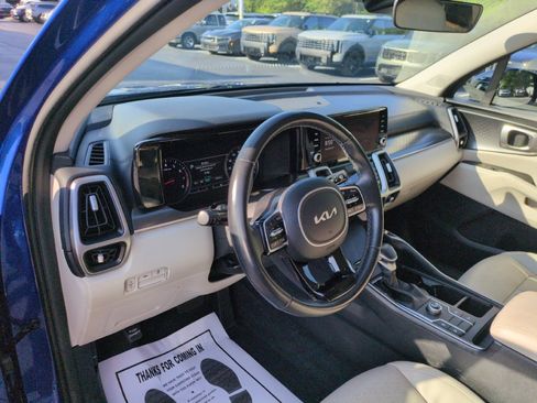 Used 2022 Kia Sorento S w/ Panoramic Sunroof Package FWD image 15
