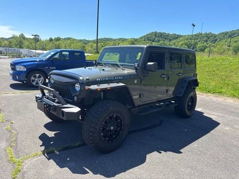 Used 2015 Jeep Wrangler Unlimited Rubicon w/ Connectivity Group AWD/4WD image 4