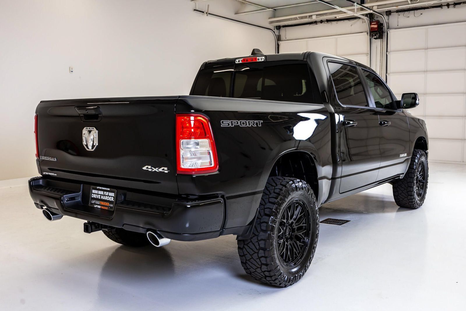 Used 2023 RAM 1500 Big Horn AWD/4WD image 10