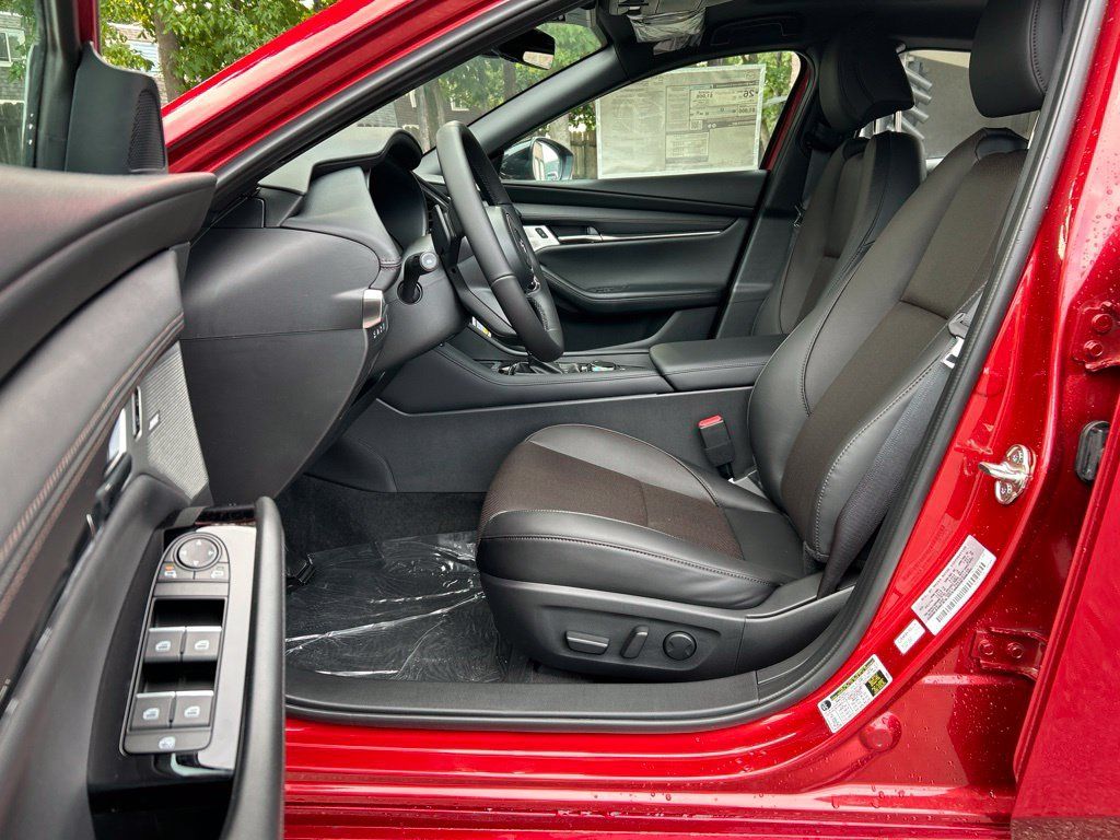 New 2026 MAZDA MAZDA3 Hatchback w/Premium Plus Pkg AWD/4WD image 14