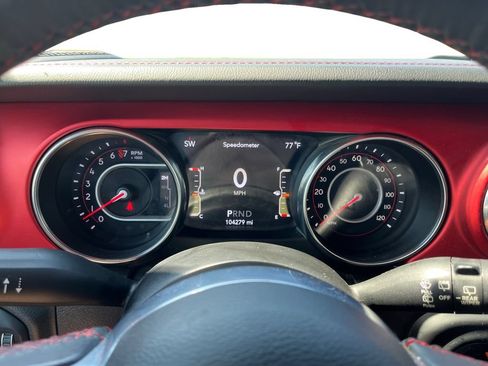 Used 2019 Jeep Wrangler Unlimited Rubicon w/ LED Lighting Group AWD/4WD image 24