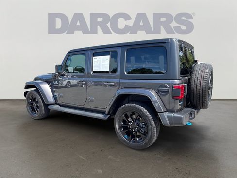 Used 2022 Jeep Wrangler Unlimited Sahara w/ Cold Weather Group AWD/4WD image 5