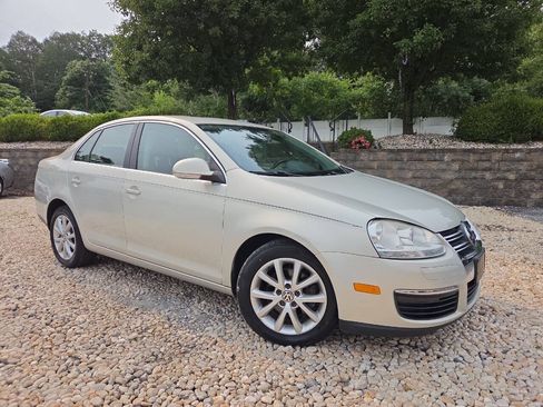 Used 2010 Volkswagen Jetta SE FWD image 29