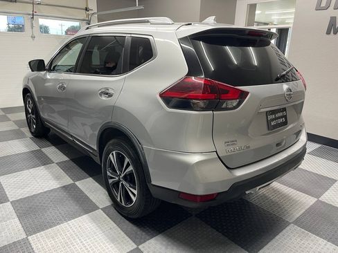 Used 2018 Nissan Rogue SL AWD/4WD image 11