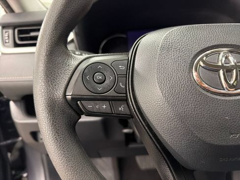 Used 2024 Toyota RAV4 XLE FWD image 20