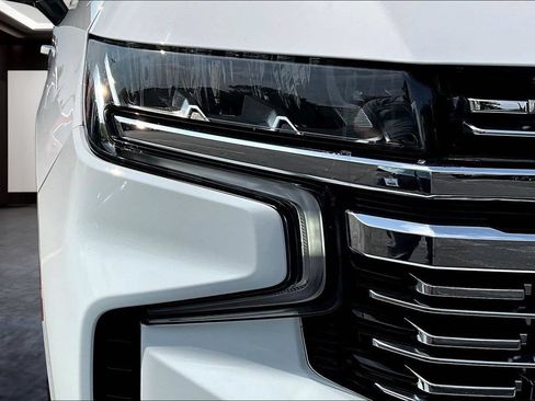 Used 2023 Chevrolet Suburban Premier AWD/4WD image 30