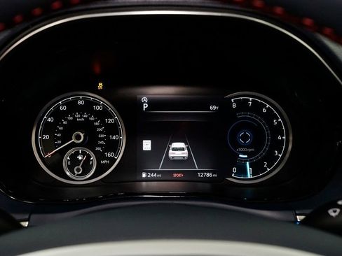 Used 2024 Genesis GV70 3.5T Sport image 12