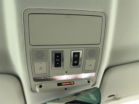 Used 2022 Land Rover Defender 110 SE image 35