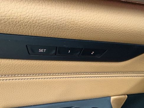 Used 2019 BMW 530e w/ Convenience Package image 21