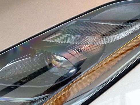 Used 2025 Lotus Emira RWD image 30