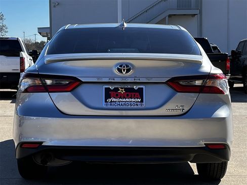 Used 2023 Toyota Camry LE image 5
