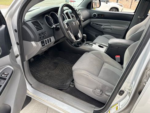 Used 2012 Toyota Tacoma PreRunner w/ TRD Off-Road Pkg image 17