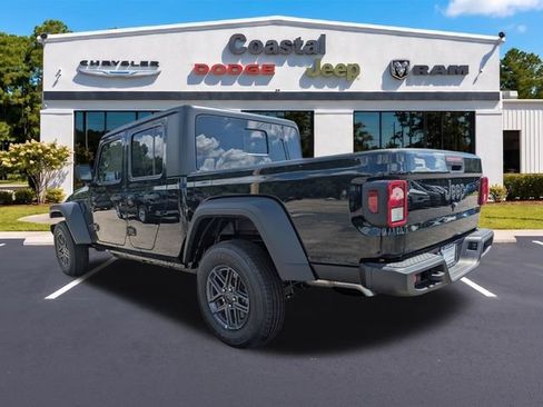 New 2025 Jeep Gladiator Sport AWD/4WD image 6