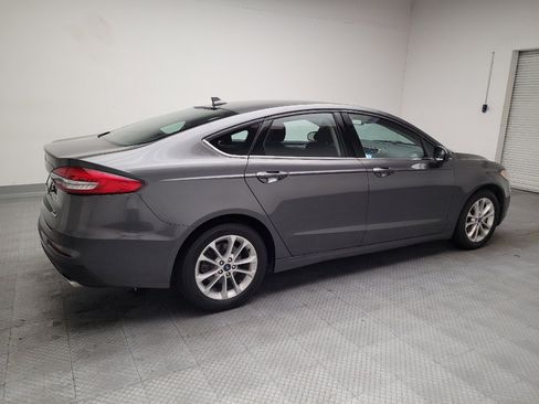 Used 2019 Ford Fusion SE FWD image 10