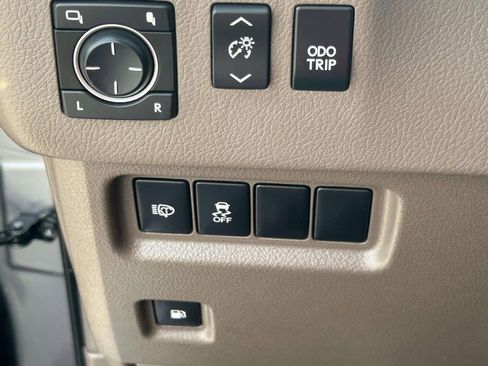 Used 2016 Lexus GX 460 w/ Premium Package AWD/4WD image 22