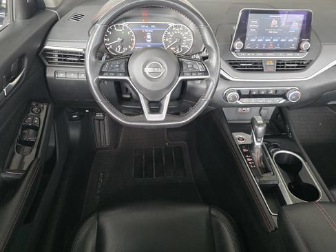 Used 2024 Nissan Altima 2.5 SR FWD image 11