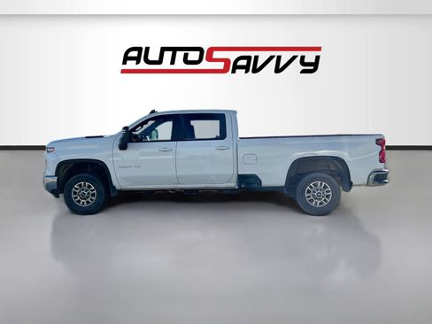 Used 2024 Chevrolet Silverado 2500 LT w/ Z71 Off-Road Package AWD/4WD image 4