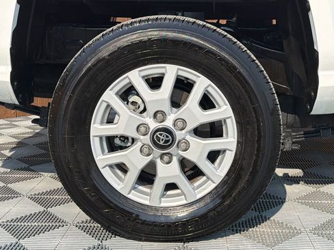 Used 2024 Toyota Tacoma SR image 21