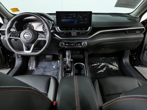 Used 2024 Nissan Altima 2.0 SR FWD image 18
