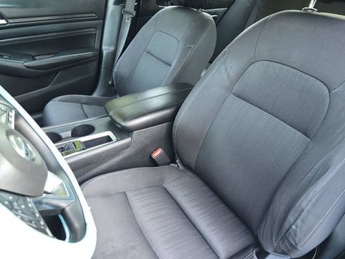 Used 2020 Nissan Altima 2.5 S FWD image 13