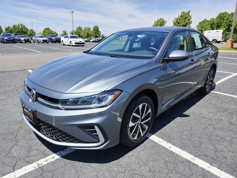Used 2025 Volkswagen Jetta S FWD image 11