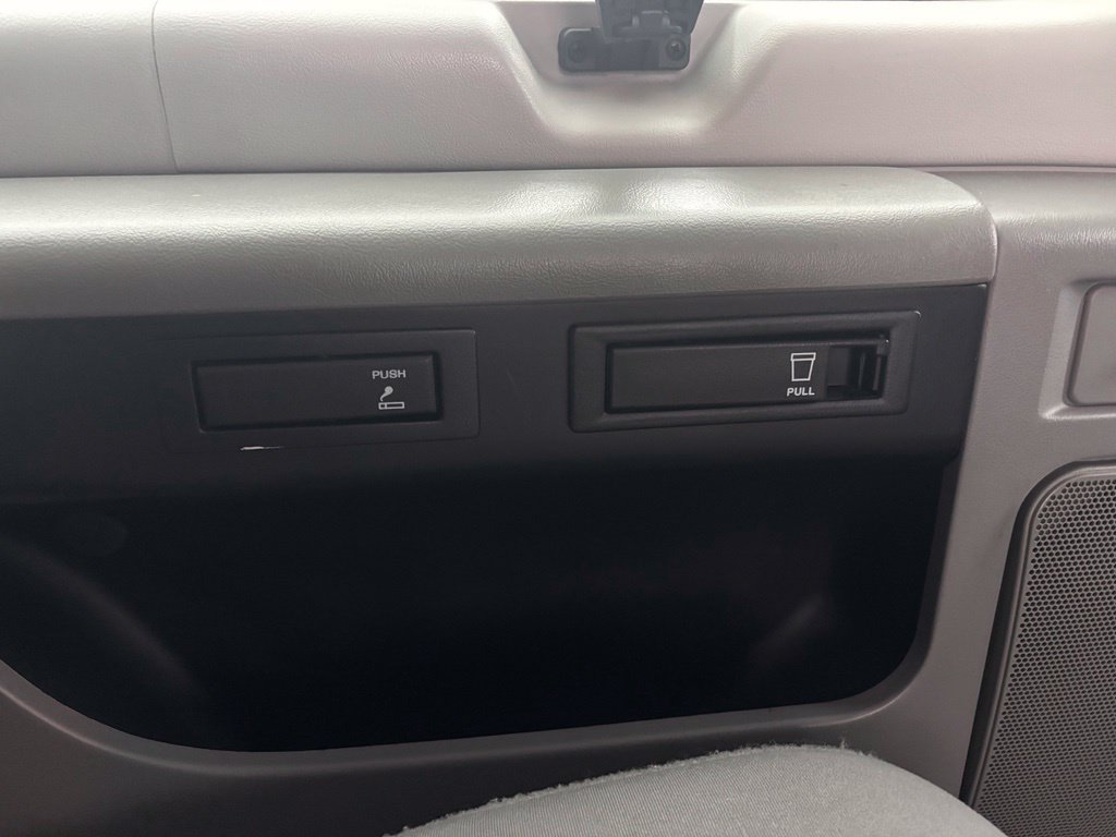 Used 2011 Ford E-350 and Econoline 350 XLT RWD image 38