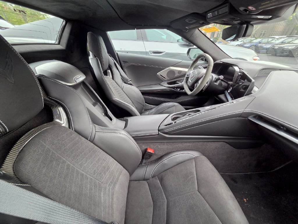 Used 2023 Chevrolet Corvette Stingray Premium Conv w/ Z51 Performance Package RWD image 8