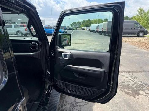 Certified 2022 Jeep Wrangler Unlimited Sahara AWD/4WD image 58
