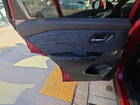 Used 2023 Nissan Rogue SV FWD image 21