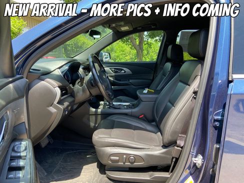 Used 2023 Chevrolet Traverse LT w/ LPO, Floor Liner Package AWD/4WD image 3