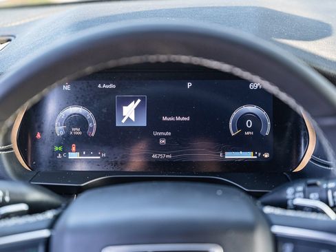 Used 2023 Jeep Grand Cherokee L Laredo image 26