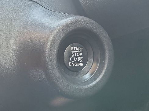 Used 2023 RAM ProMaster 2500 w/ Driver Convenience Group image 37