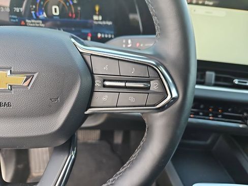 Used 2025 Chevrolet Equinox LT FWD image 18