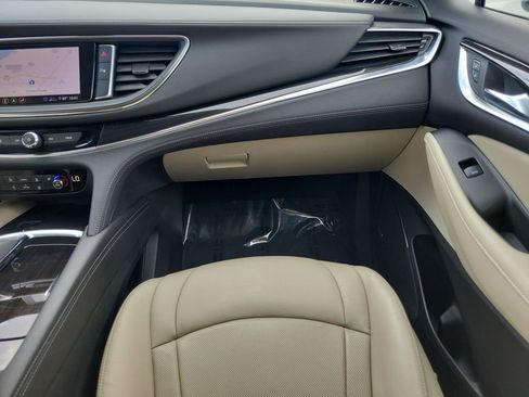 Used 2021 Buick Enclave Essence w/ Sound and Sites Package image 17