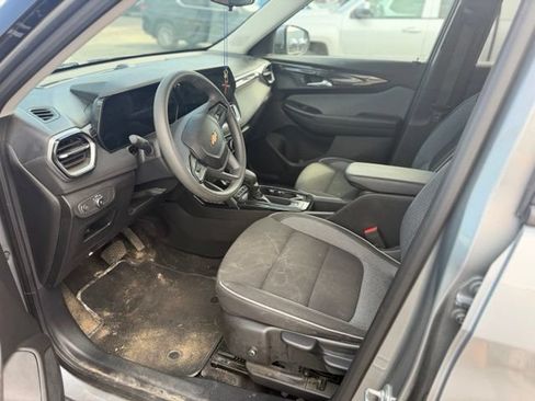 Used 2025 Chevrolet TrailBlazer LT AWD/4WD image 5