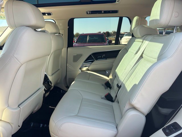Used 2024 Land Rover Range Rover Long Wheelbase SE AWD/4WD image 34