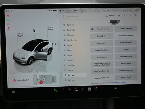 Used 2023 Tesla Model Y Long Range AWD/4WD image 23