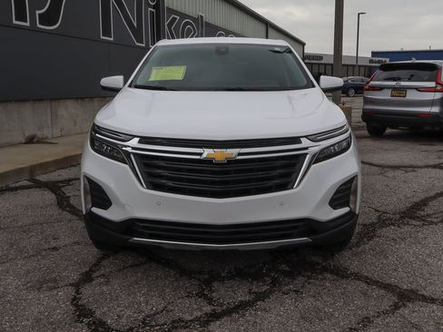 Used 2024 Chevrolet Equinox LT AWD/4WD image 2